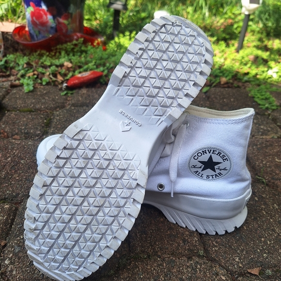 White Lugged Converse womens Sz. 8.5 - Picture 5 of 6